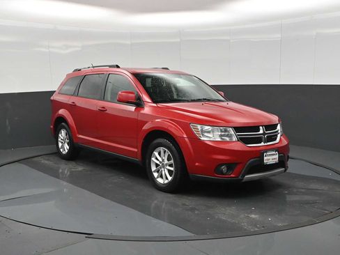 Used 2014 Dodge Journey SXT w/ Flexible Seating Group FWD image 2