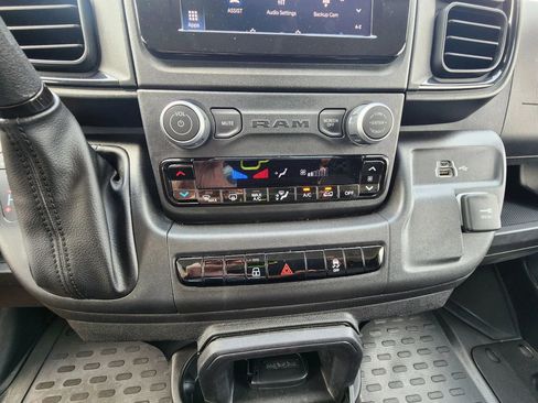 Used 2025 RAM ProMaster 2500 w/ U-Haul Equipment Group FWD image 25