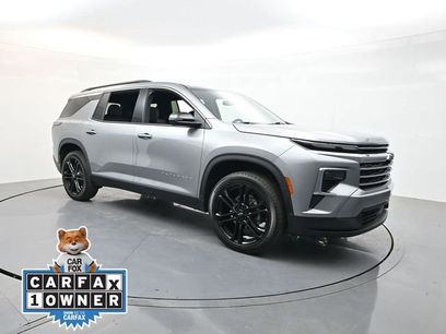 Used 2025 Chevrolet Traverse LT