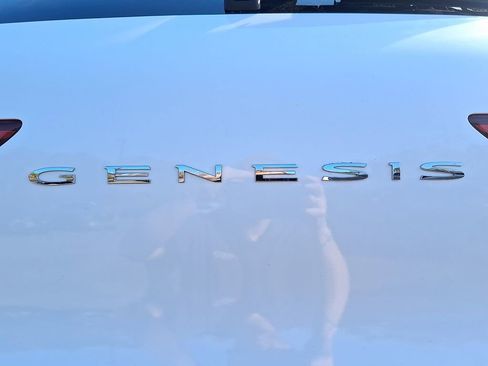 Used 2026 Genesis GV70 2.5T Advanced image 25