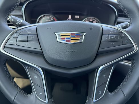 Certified 2025 Cadillac XT5 Luxury image 30