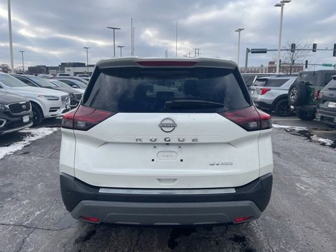 Used 2023 Nissan Rogue SV w/ SV Premium B Package image 3