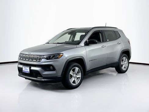 Used 2022 Jeep Compass Latitude AWD/4WD image 1