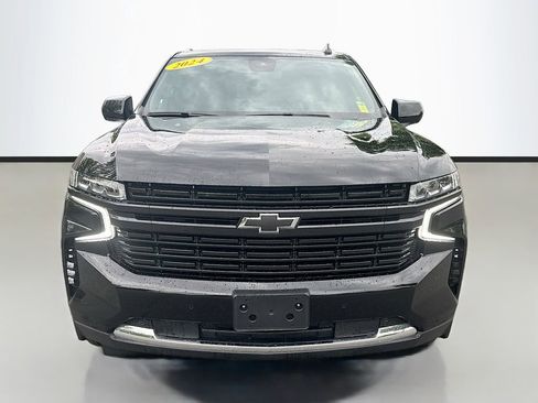 Used 2024 Chevrolet Suburban LT AWD/4WD image 2