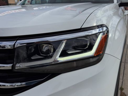 Used 2021 Volkswagen Atlas Cross Sport SE image 11