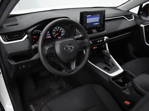 Used 2020 Toyota RAV4 LE image 16