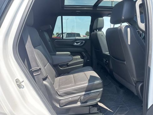 Used 2022 Chevrolet Tahoe Z71 w/ Luxury Package AWD/4WD image 12