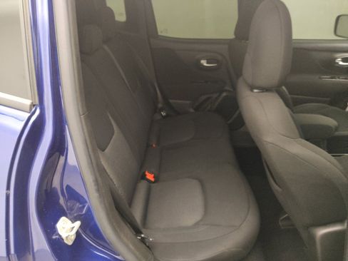 Used 2021 Jeep Renegade Latitude FWD image 19