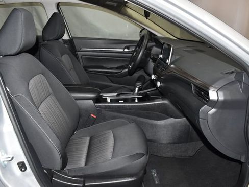 Used 2024 Nissan Altima 2.5 SV image 26