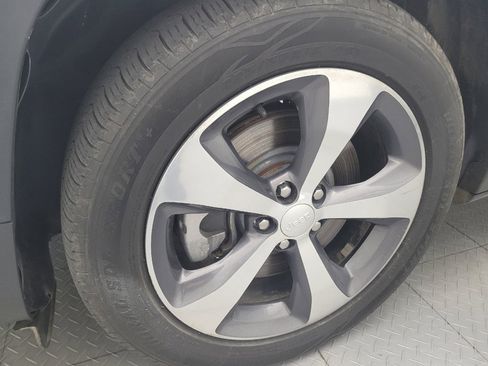 Used 2019 Jeep Cherokee Limited FWD image 31