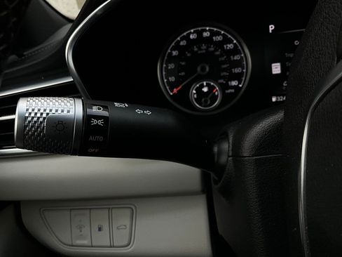 Used 2025 Genesis G70 2.5T image 38