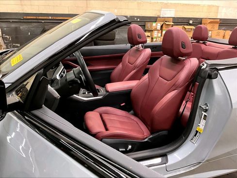 Used 2024 BMW M440i Convertible w/ Premium Package RWD image 26