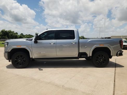 Used 2024 GMC Sierra 2500 AT4 w/ AT4 Premium Plus Package AWD/4WD image 4