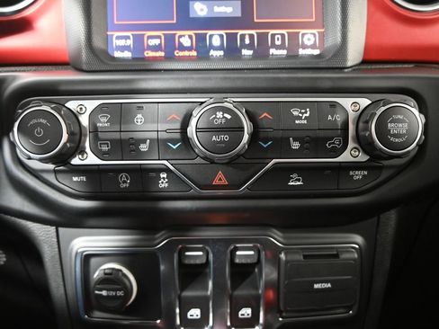 Used 2022 Jeep Wrangler Rubicon w/ Cold Weather Group image 31