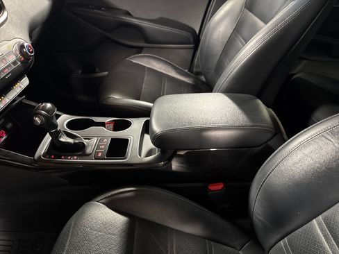 Used 2017 Kia Sorento EX image 23