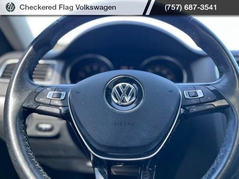 Used 2017 Volkswagen Jetta SE image 34