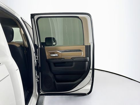 Used 2019 RAM 2500 Big Horn image 31