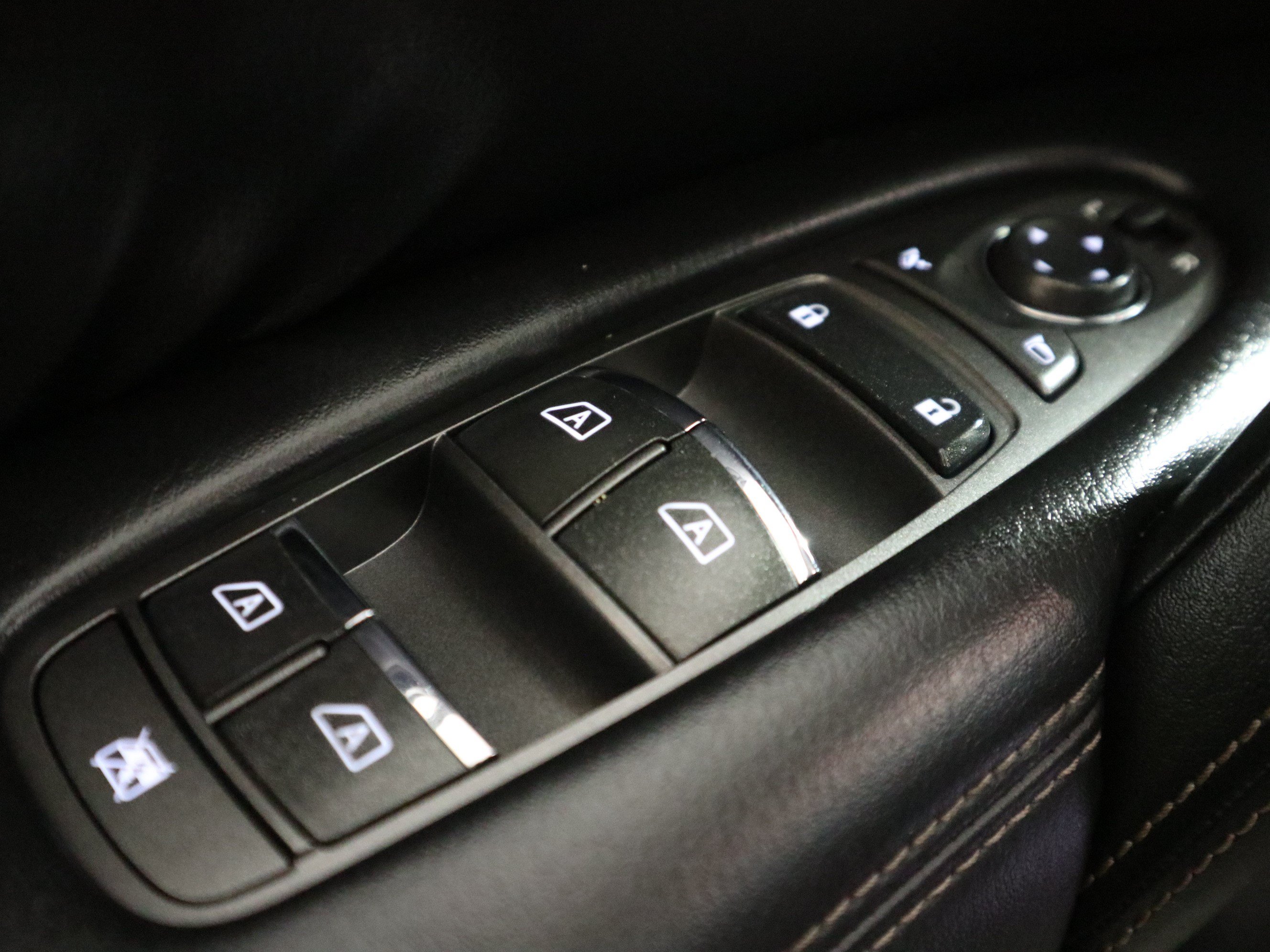 Used 2022 Nissan Armada Platinum w/ Captain's Chairs Package AWD/4WD image 35