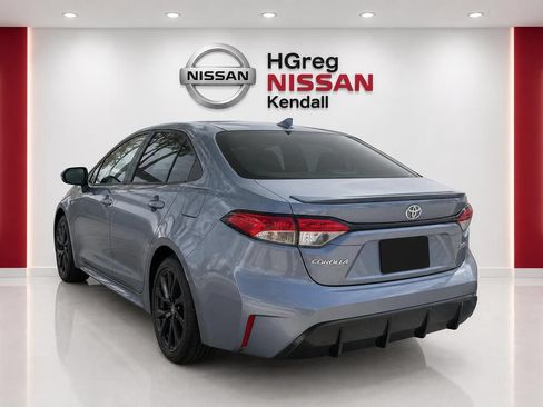 Used 2023 Toyota Corolla SE FWD image 4