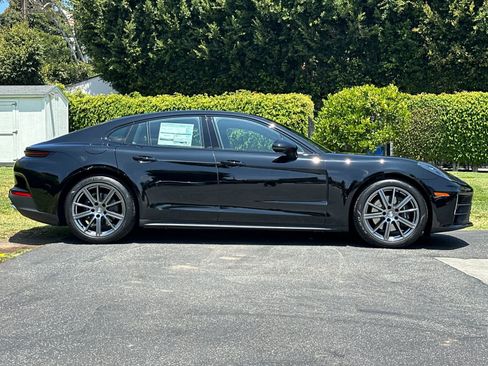 New 2025 Porsche Panamera 4 AWD/4WD image 9