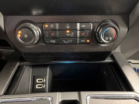 Used 2019 Ford F150 XLT w/ Equipment Group 302A Luxury AWD/4WD image 11