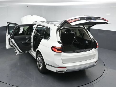 Used 2023 BMW X7 xDrive40i AWD/4WD image 56