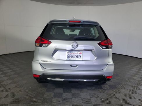 Used 2020 Nissan Rogue S image 5