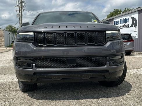 Used 2024 Jeep Wagoneer Series II image 8