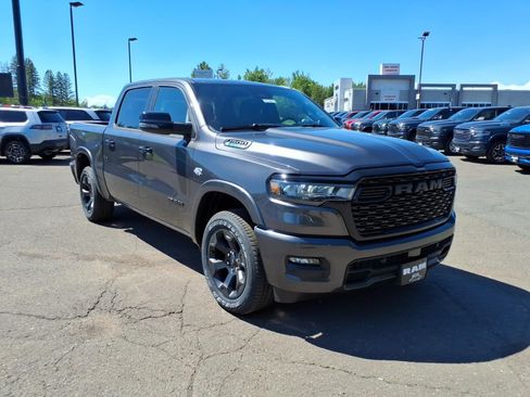 New 2026 RAM 1500 4x4 Crew Cab image 7