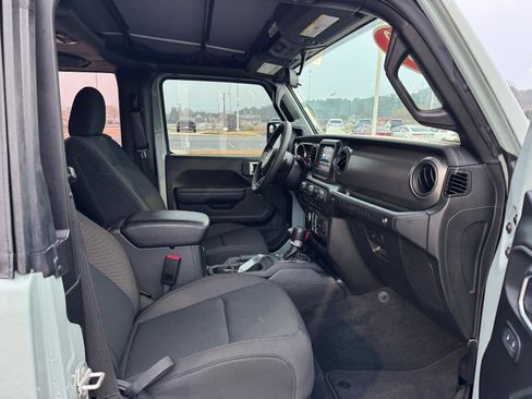 Used 2023 Jeep Wrangler Sport S image 8