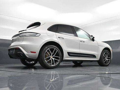 Used 2025 Porsche Macan AWD/4WD image 25