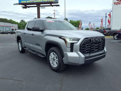 Used 2022 Toyota Tundra SR5 AWD/4WD image 1