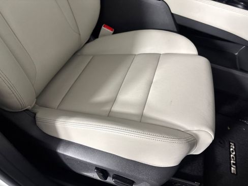 Used 2023 Nissan Rogue SL AWD/4WD image 31