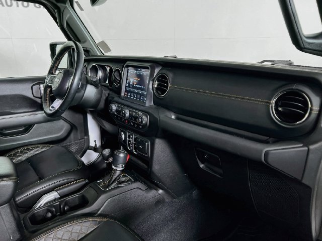 Used 2020 Jeep Wrangler Unlimited Sahara AWD/4WD image 38