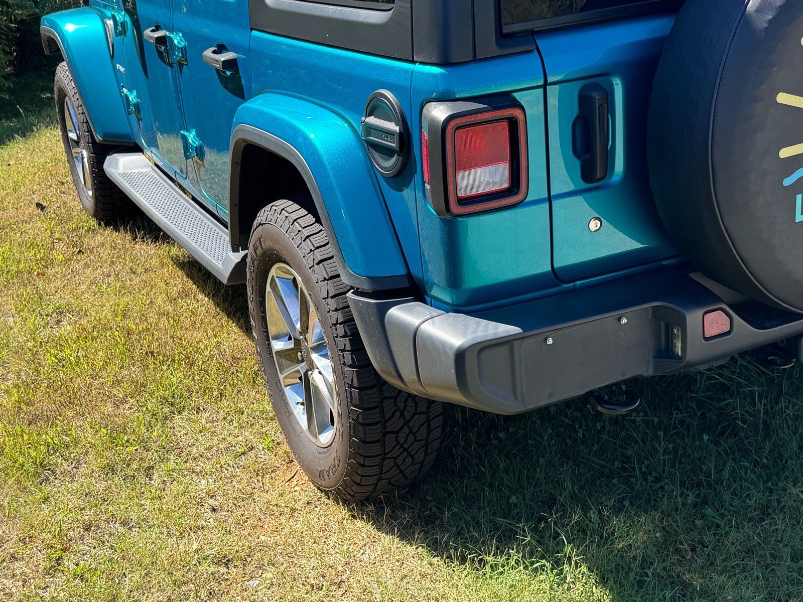 Used 2020 Jeep Wrangler Unlimited Sahara w/ Cold Weather Group AWD/4WD image 22