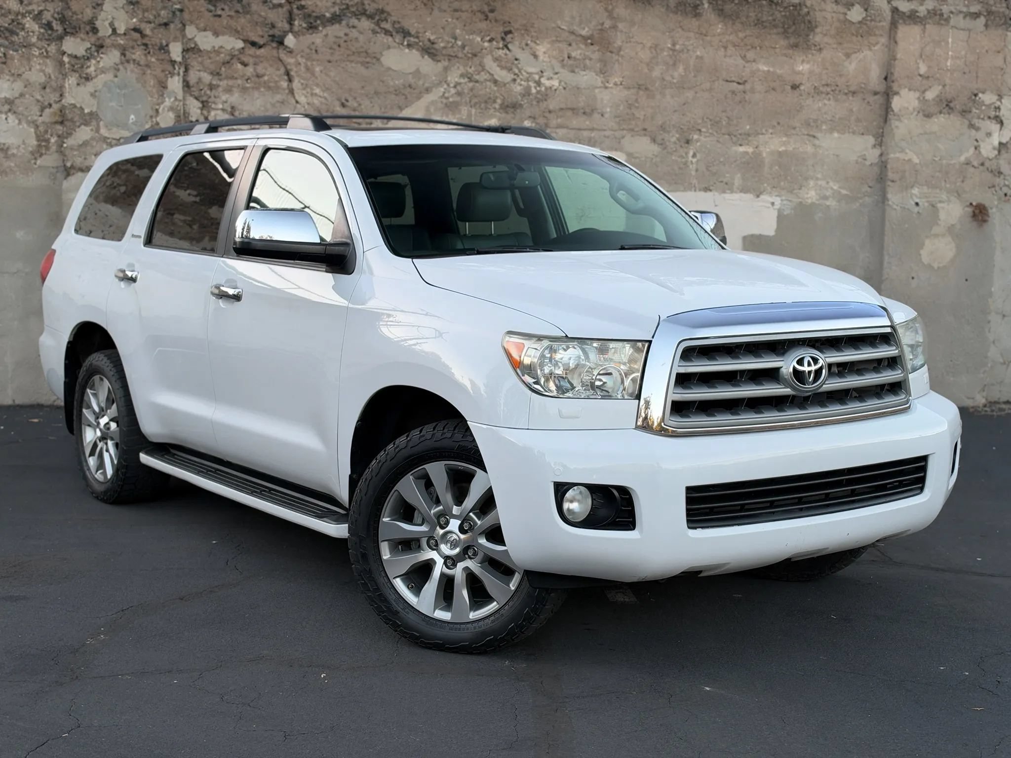 Used 2013 Toyota Sequoia Limited AWD/4WD image 2