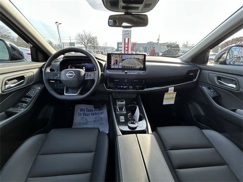 Certified 2025 Nissan Rogue SL w/ Tech Package image 12