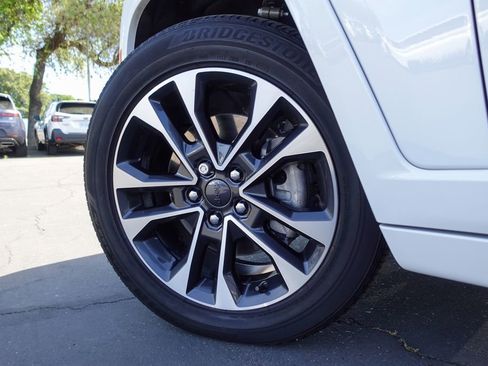 Used 2021 Jeep Grand Cherokee L Overland w/ Luxury Tech Group IV image 10