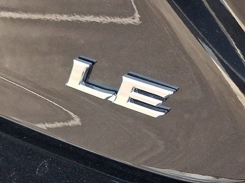 Used 2026 Toyota Camry LE image 32