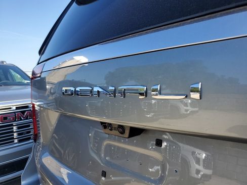New 2026 GMC Yukon Denali w/ Denali Reserve Package AWD/4WD image 9