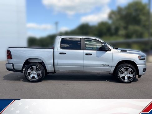 New 2026 RAM 1500 Express AWD/4WD image 4
