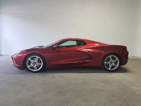 Used 2022 Chevrolet Corvette Stingray Preferred Conv w/ Z51 Performance Package RWD image 2