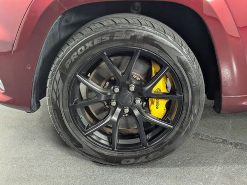 Used 2018 Jeep Grand Cherokee Trackhawk AWD/4WD image 11