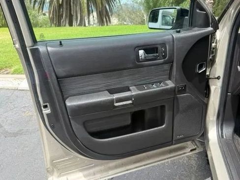 Used 2018 Ford Flex SEL w/ Equipment Group 202A FWD image 8