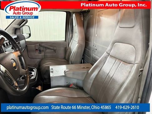 Used 2016 Chevrolet Express 3500 Extended RWD image 11