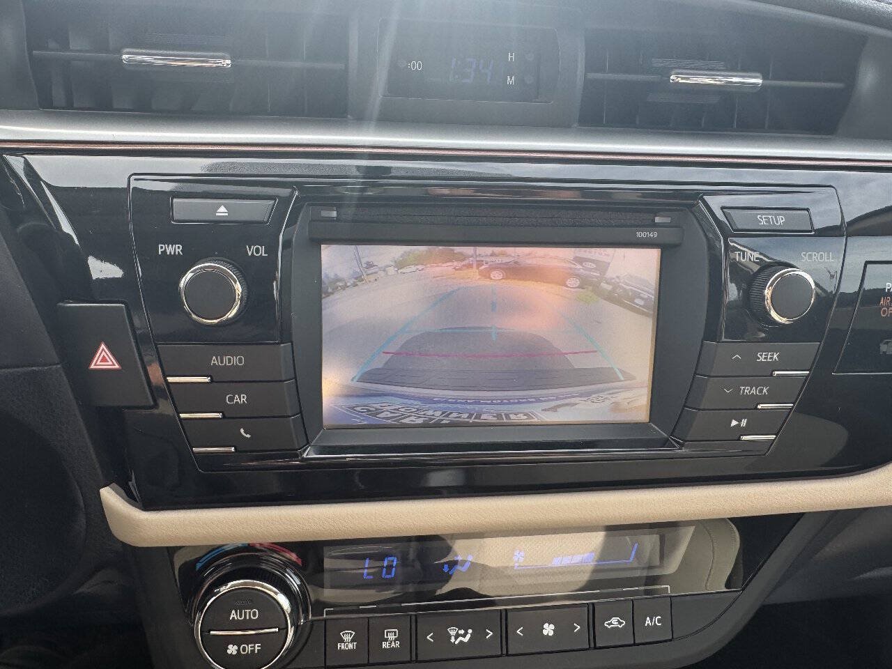 Used 2014 Toyota Corolla LE FWD image 11