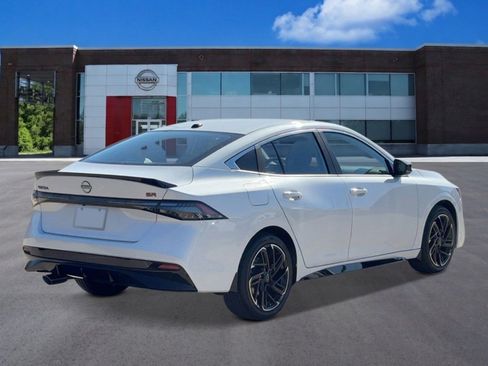 New 2026 Nissan Sentra SR w/ SR All Weather Package FWD image 5