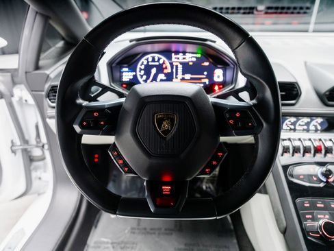 Used 2016 Lamborghini Huracan LP 610-4 AWD/4WD image 52