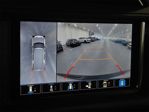 Used 2021 GMC Yukon Denali w/ Denali Premium Package image 22