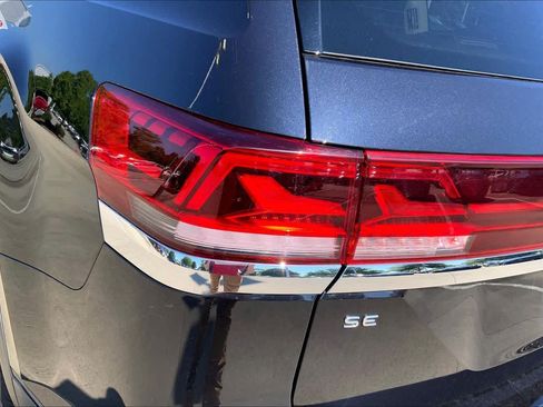 Used 2024 Volkswagen Atlas SE AWD/4WD image 27